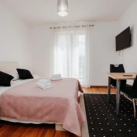 Apartment Double And Single S Zadar